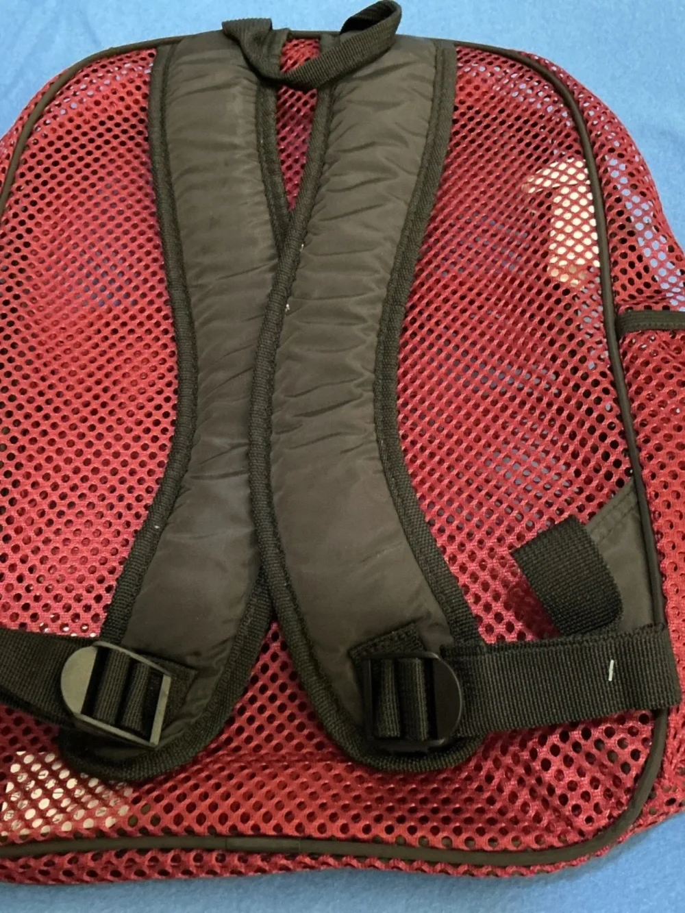 BACKPACK EASTPORT MESH featuring breathable grid design
